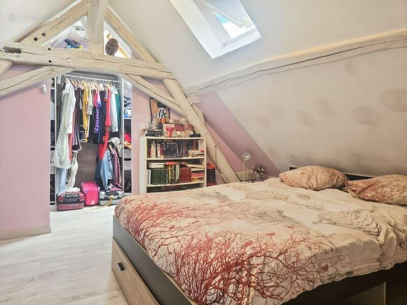 Maison de campagne avec 4 chambres, potentiel d'aménagement et terrain sans vis-à-vis à Tresson - photo 7
