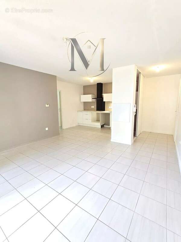 Appartement à LONS
