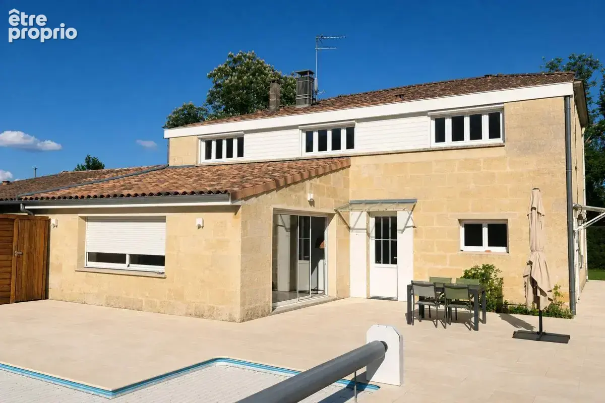 Maison à AMBARES-ET-LAGRAVE