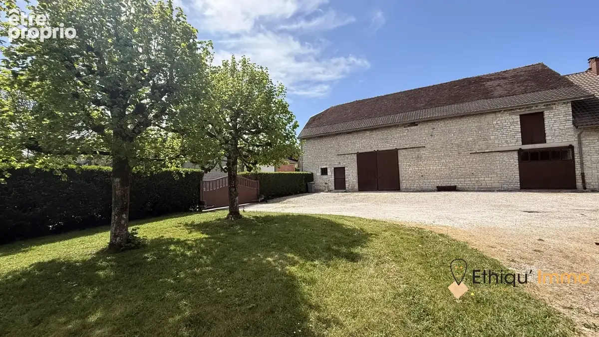 Maison 7 pièces 266 m² à vendre à Bar-Sur-Aube (10200) - photo 7
