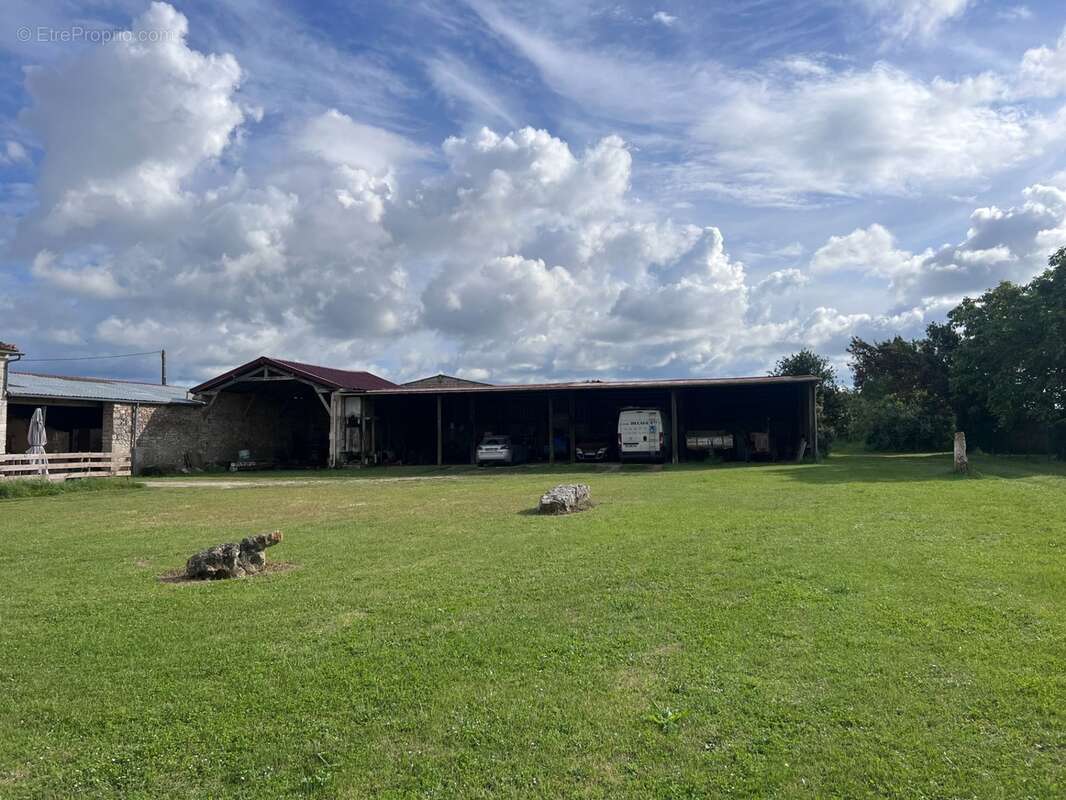 Maison à vendre 16 pièces pour investisseurs CHAMPAGNE (17) - photo 8