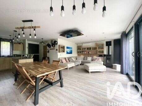 Photo 4 - Maison à MONTIGNY-LES-CORMEILLES