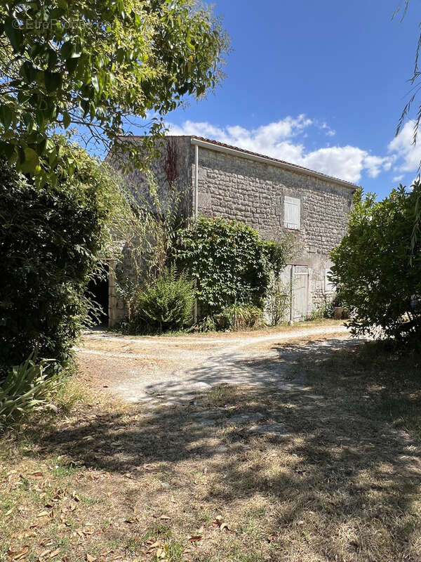 Maison à SAINT-AGNANT