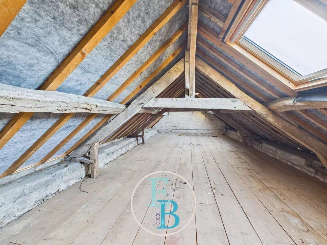 Maison à COLOMBIERS-SUR-SEULLES