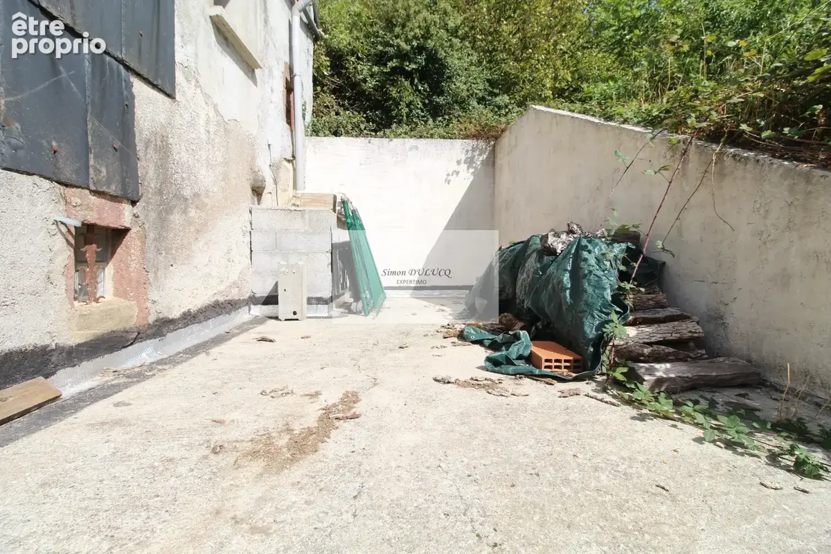 Maison de village avec terrain constructible, calme, terrasse et beau potentiel - photo 14