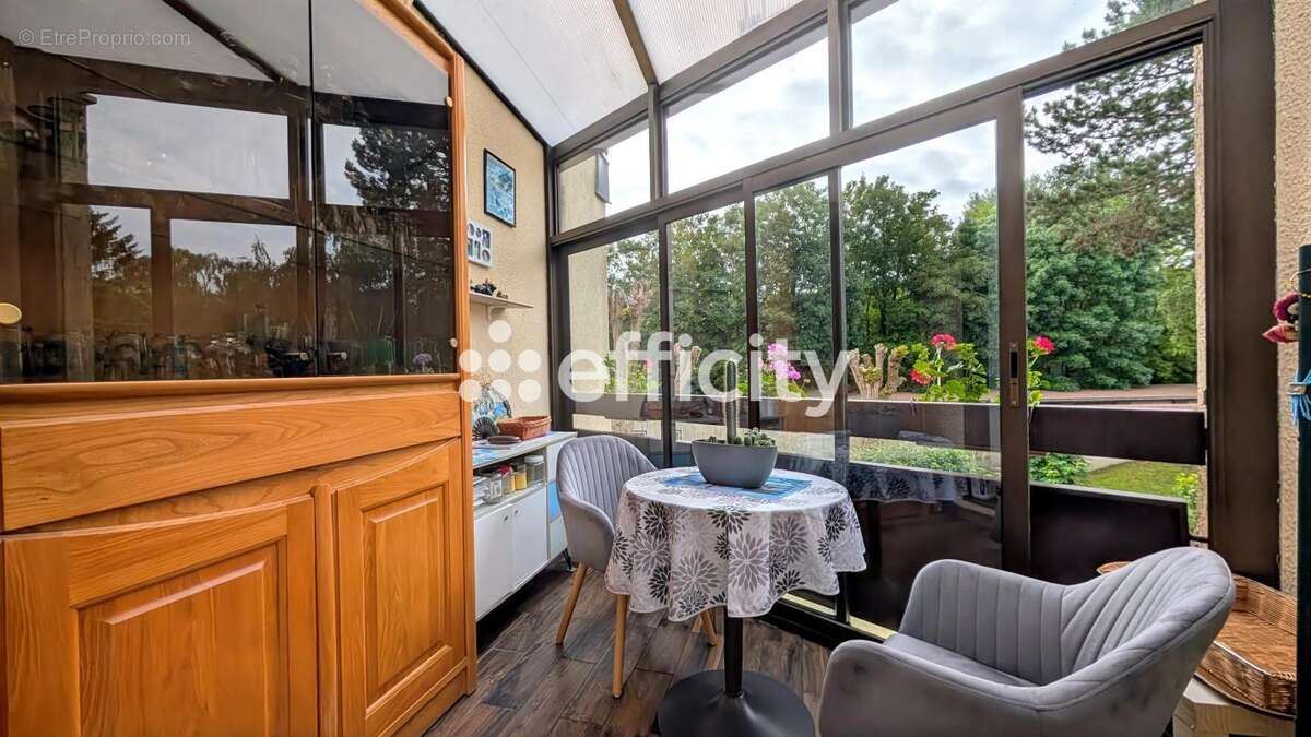 Appartement à LOGNES