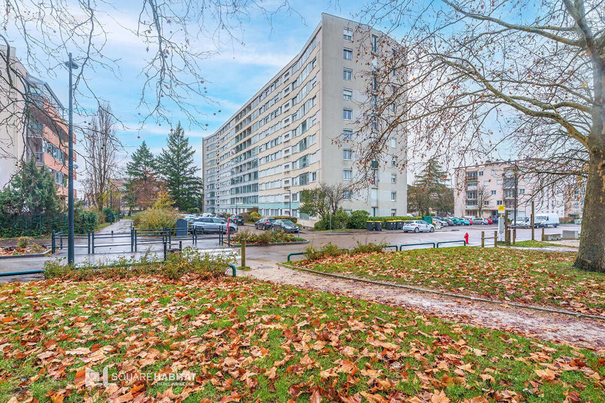 Appartement à CHENOVE
