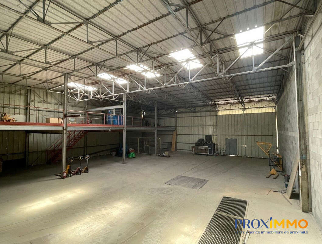 Commerce 470 m² à Bourgoin-Jallieu  - photo 3