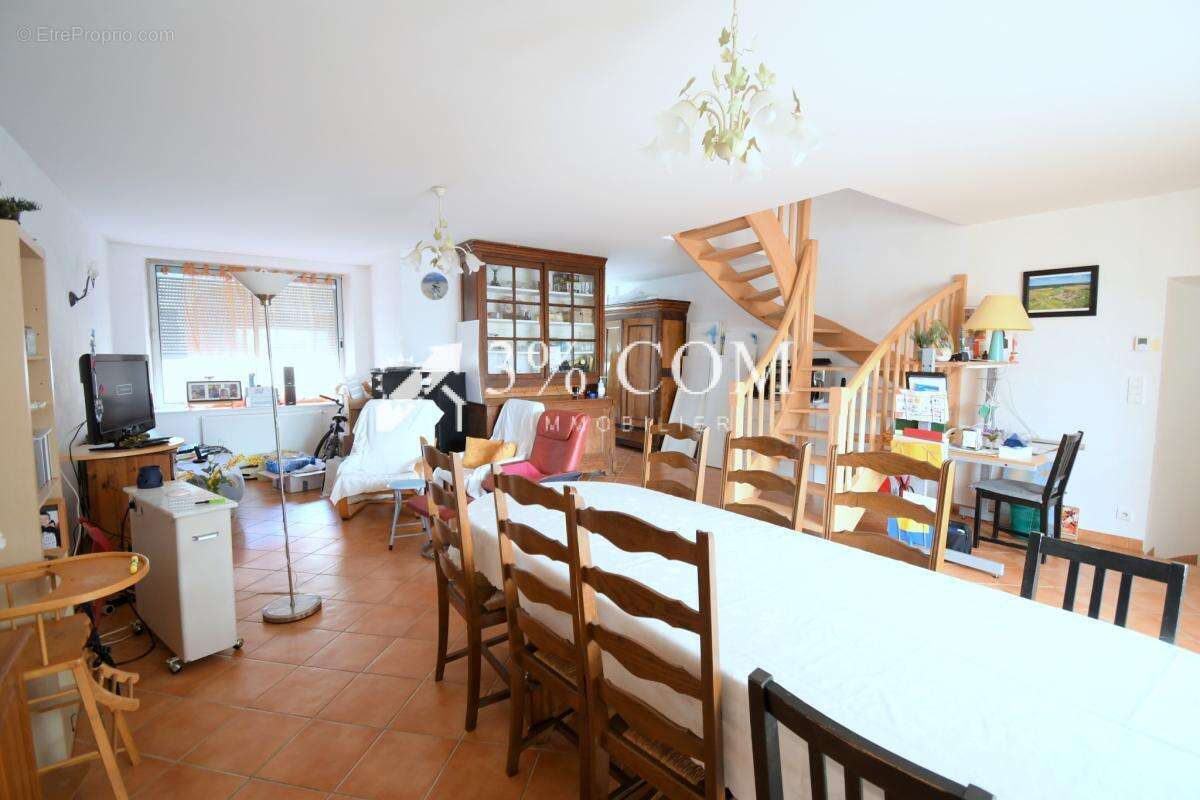 Maison à URUFFE