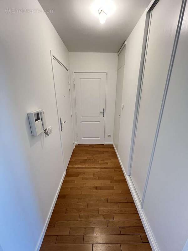 Appartement à COURBEVOIE