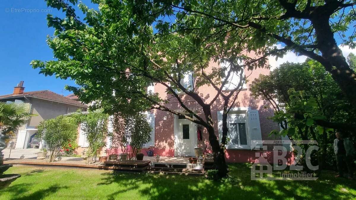 Maison à VILLARD-BONNOT