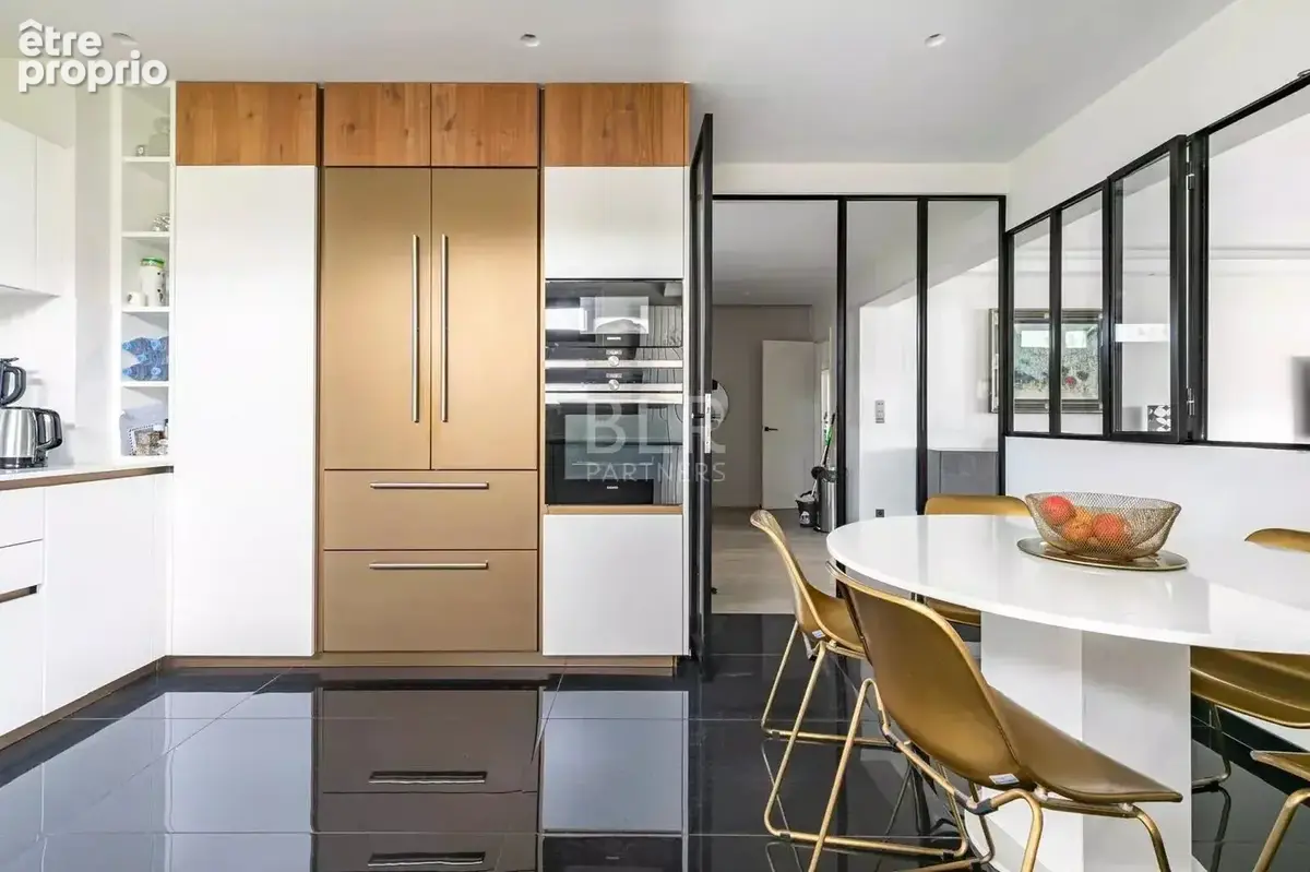 Beau 5 pièces avec balcon et vues dégagées ! - photo 4
