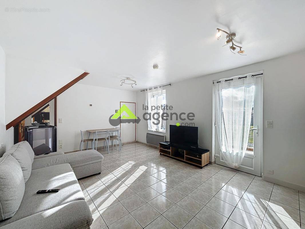 Maison à LAVAVEIX-LES-MINES