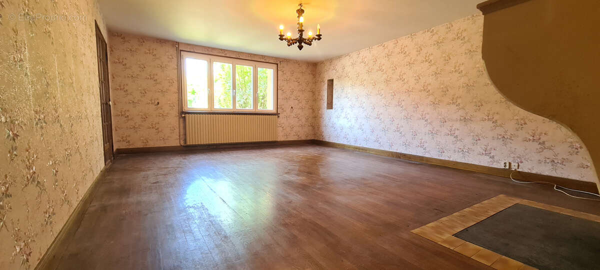 Maison à BETHELAINVILLE