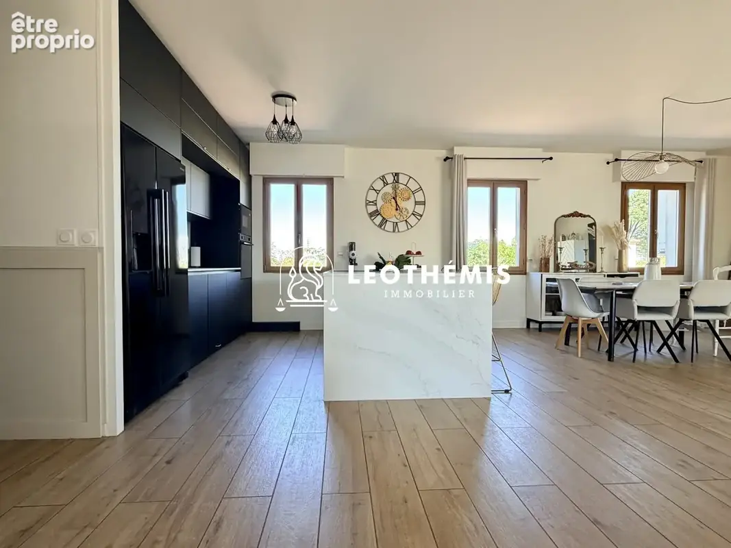 Maison 167 m² à Le Gua  - photo 5