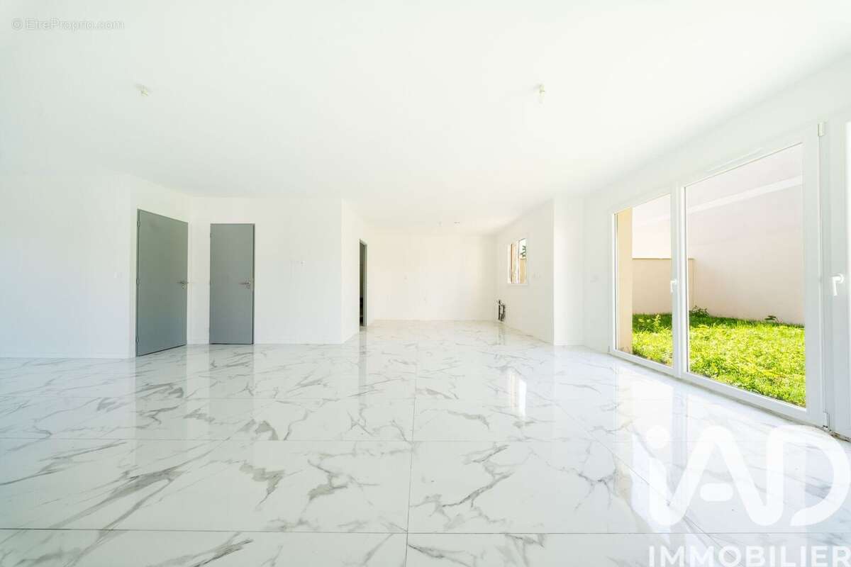 Maison 155 m² à Lagny-Sur-Marne  - photo 3