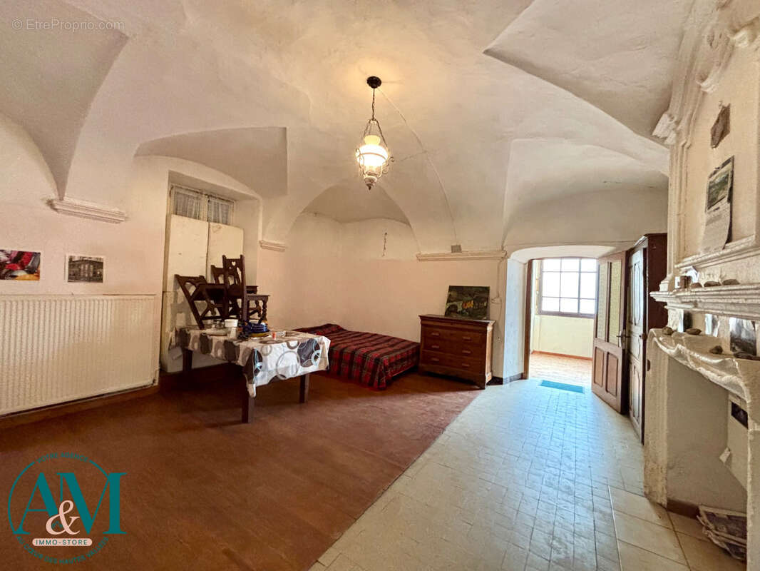 Maison à SAINT-CLEMENT-SUR-DURANCE