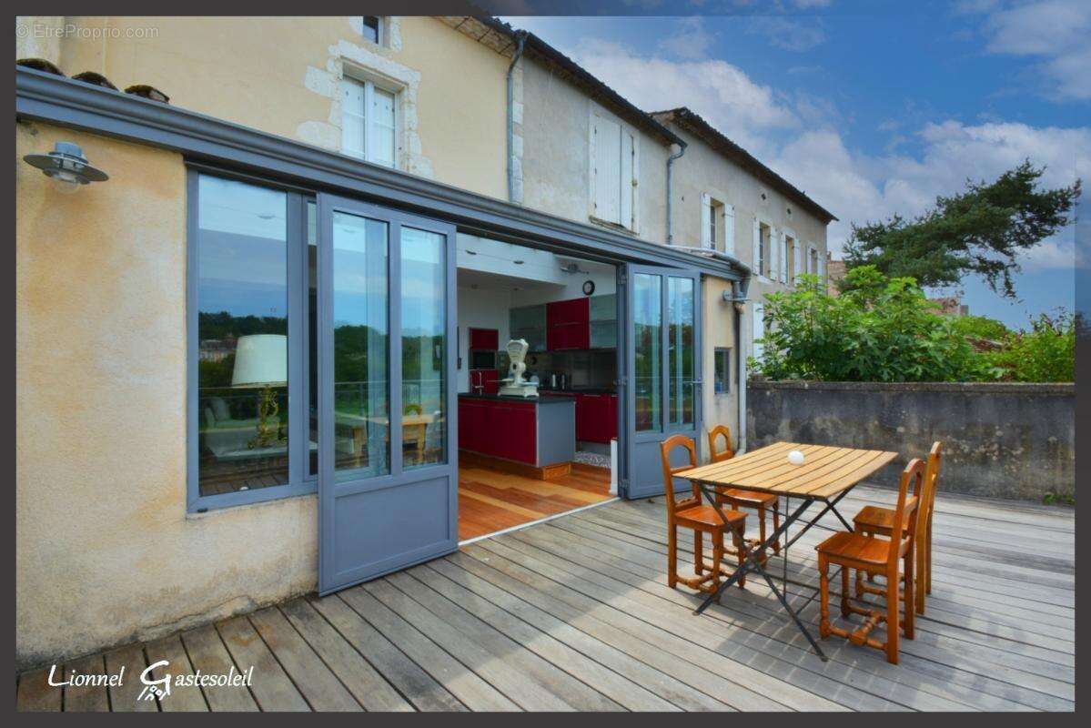 Maison de ville de caractère à vendre 3 à 4 chambres avec vue sur la Dordogne à SAINTE FOY LA GRANDE (33) - photo 7