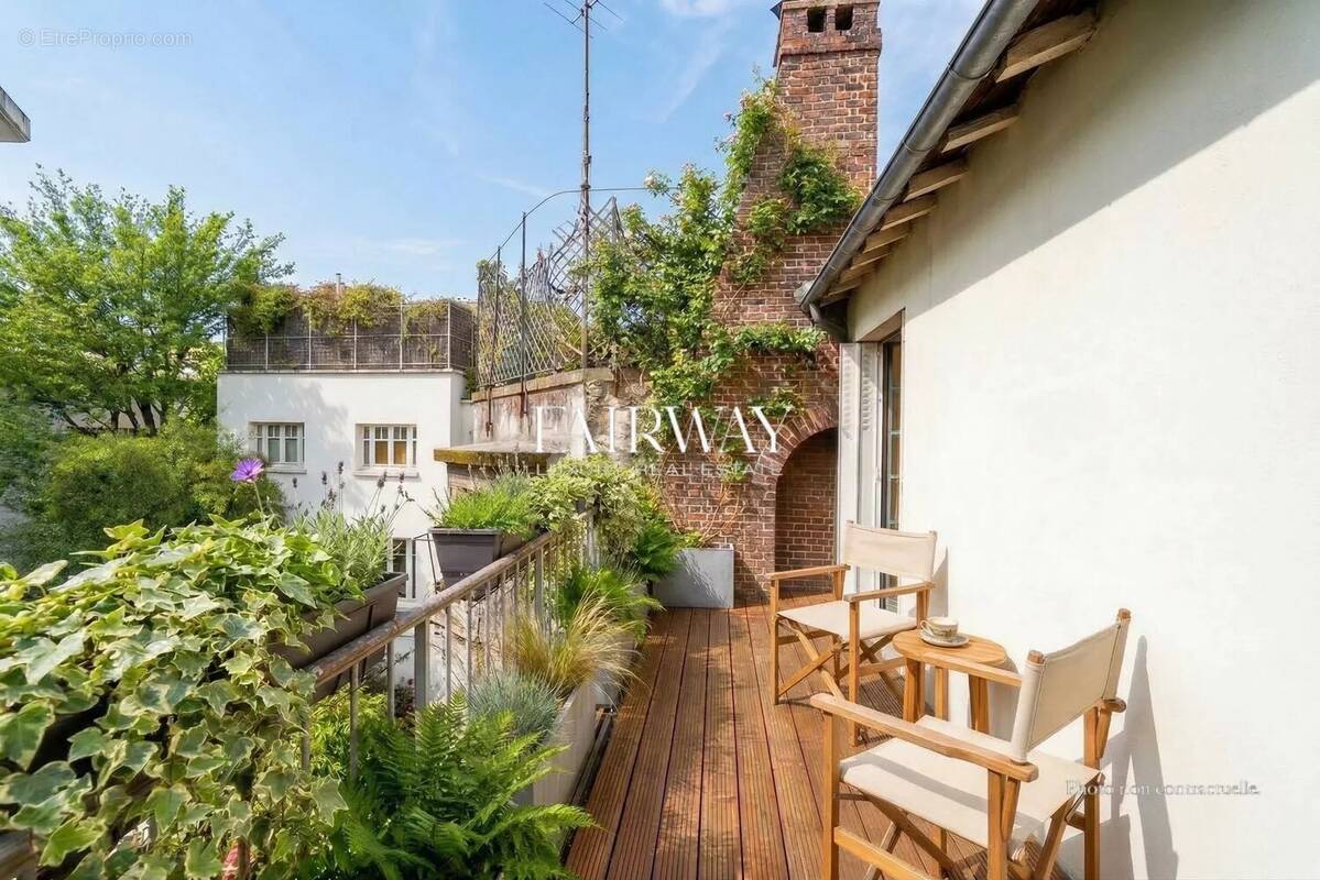 Maison à PARIS-9E