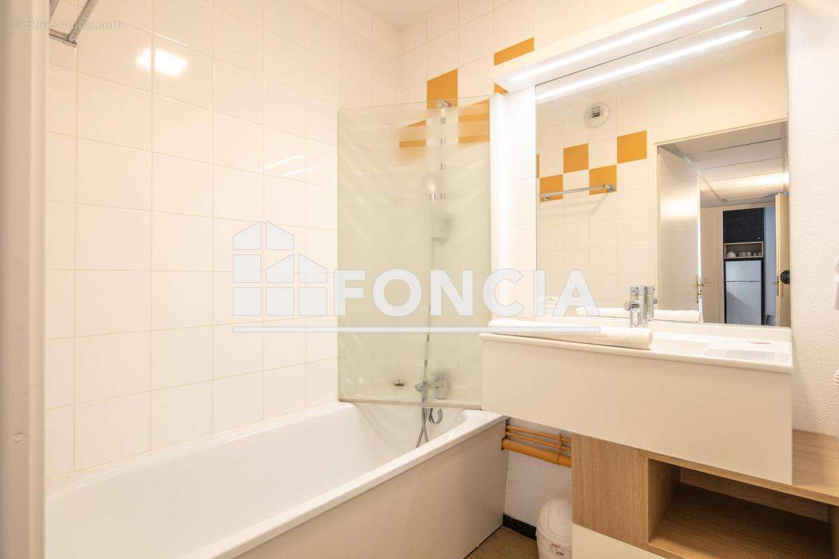 Vente - Appartement en résidence services - 3 pièces - 52,38 m² - photo 8