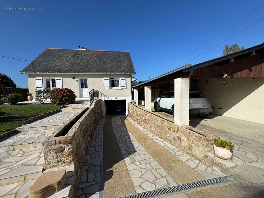 Maison à CHATEAUNEUF-SUR-SARTHE