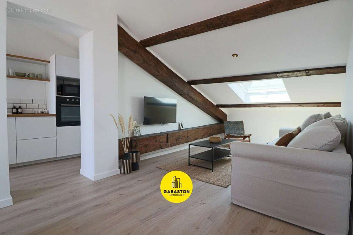 Appartement à MARSEILLE-5E