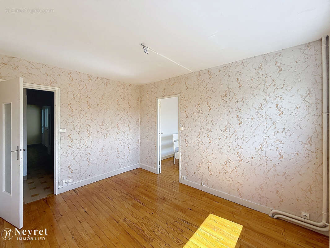 Appartement à SAINT-ETIENNE