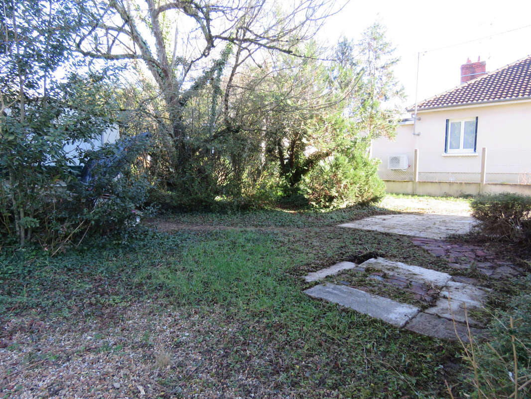 Maison à AMILLY