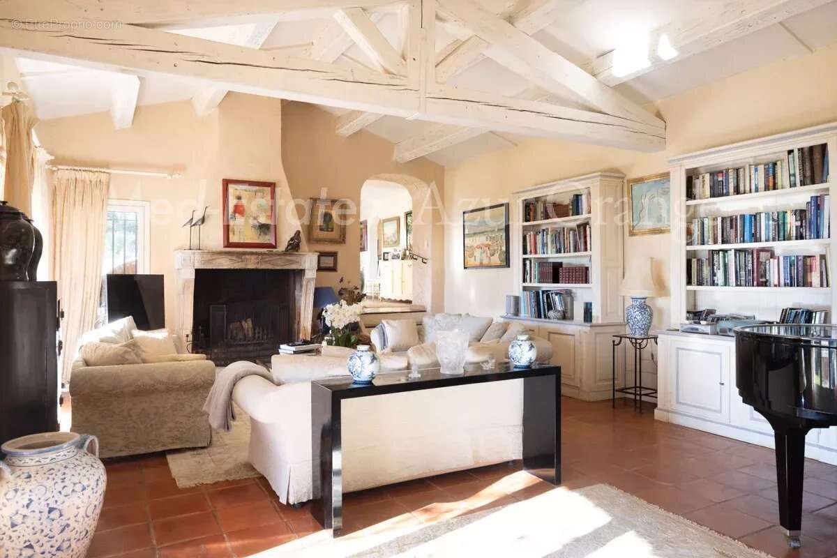 Maison à LA GARDE-FREINET