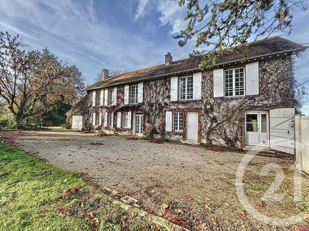 Maison à LAVAL-EN-BRIE