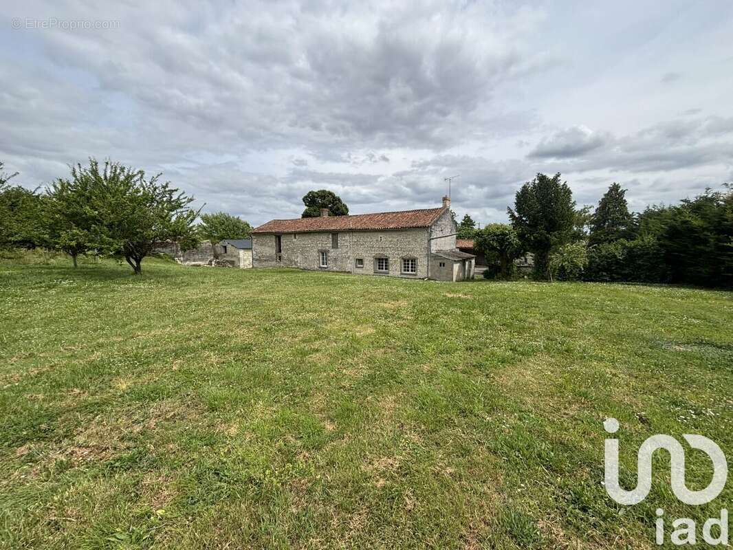 Photo 2 - Maison à MONTS-SUR-GUESNES
