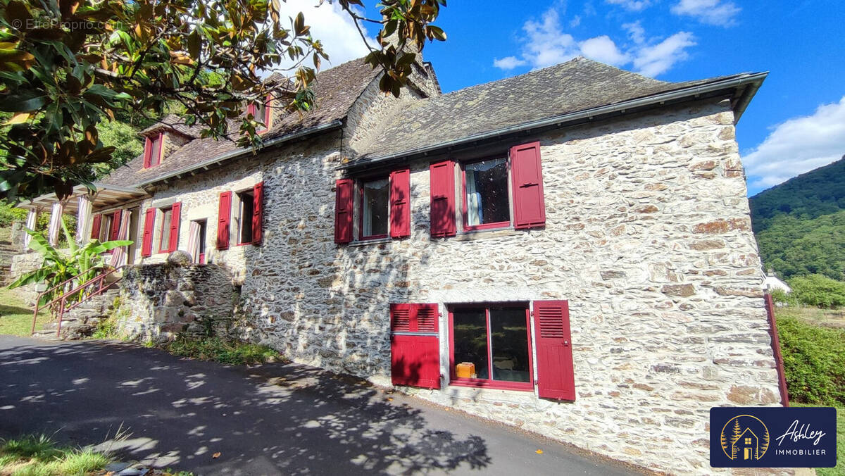 Maison 5 pièces SOURSAC - Maison à SOURSAC