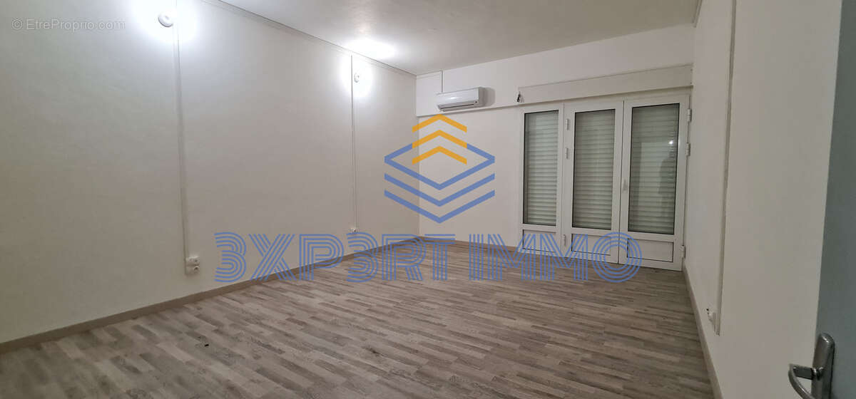 Saint-Pierre - centre-vile : appartement T4 de +150 m2 - photo 6