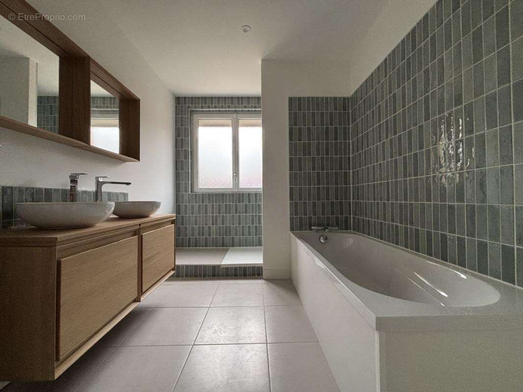 Maison à CASTELGINEST