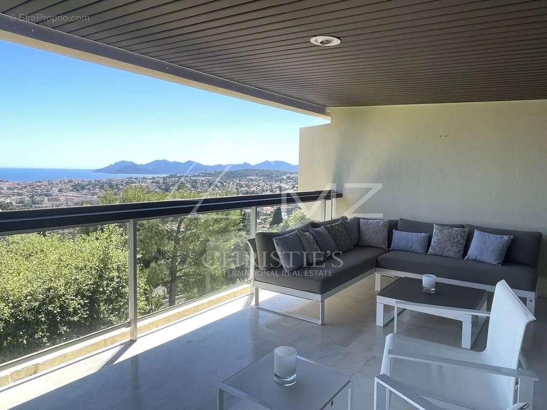 Appartement à LE CANNET