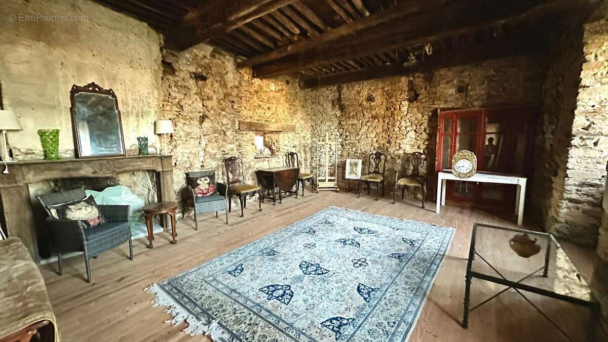 Maison à RULLAC-SAINT-CIRQ