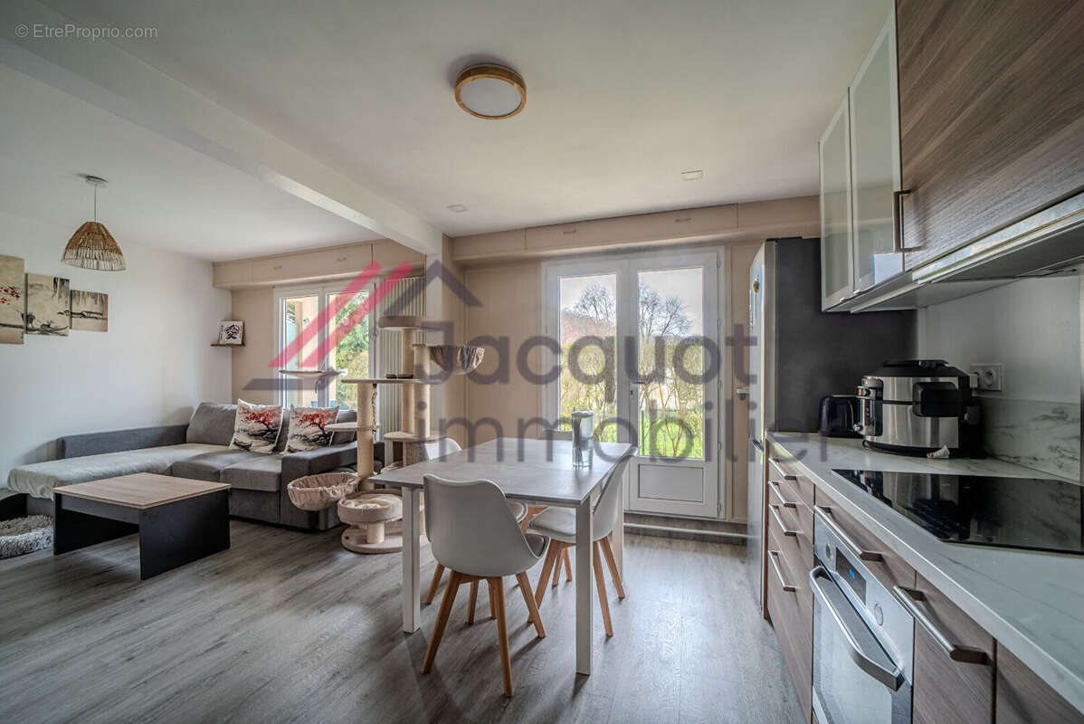 Appartement à LONS-LE-SAUNIER