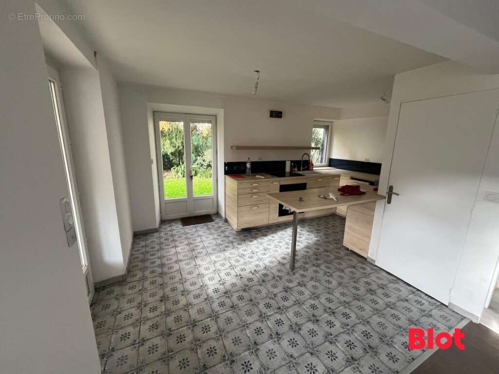 Maison à CORPS-NUDS