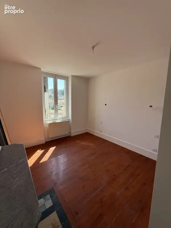 Appartement 54 m² à Saint-Etienne  - photo 4