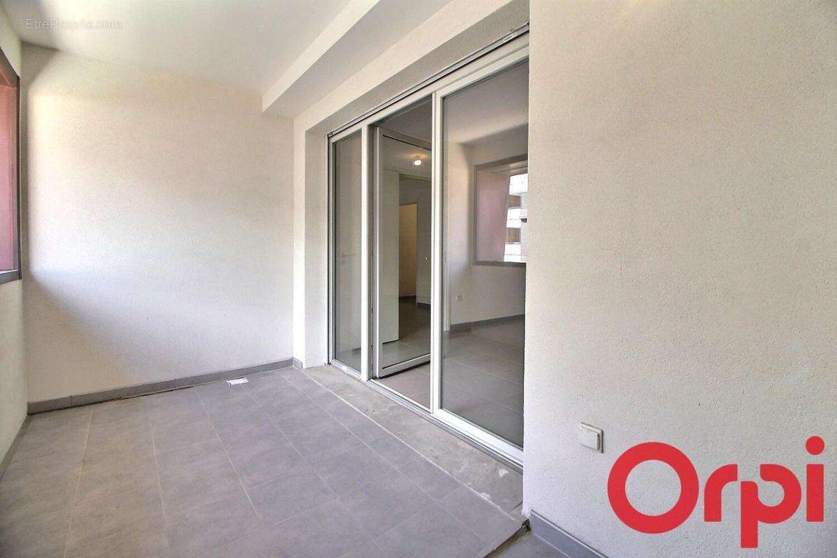 Appartement à MARSEILLE-2E