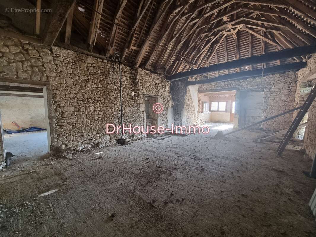 Maison à SAINT-MARTIN-DE-VILLEREAL