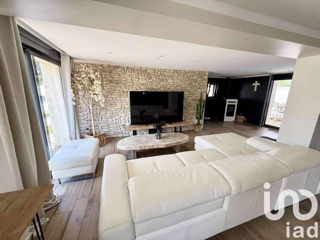 Photo 7 - Maison à ROCHE-LA-MOLIERE