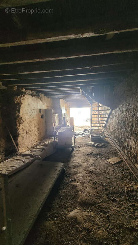 Parking à DAMAZAN