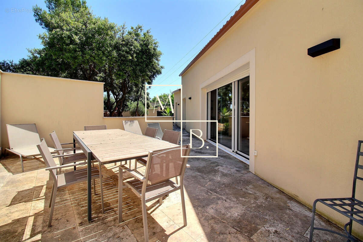 Maison à POUSSAN