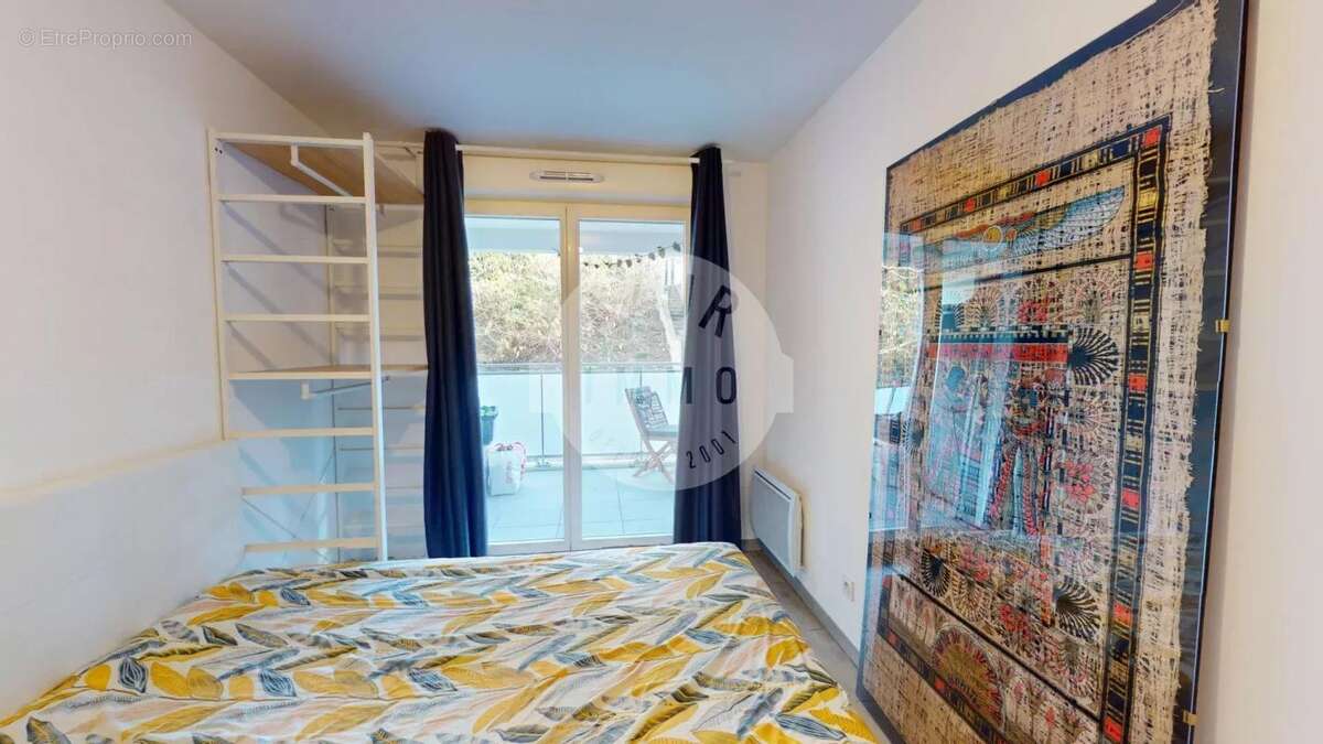 Appartement à MARSEILLE-4E