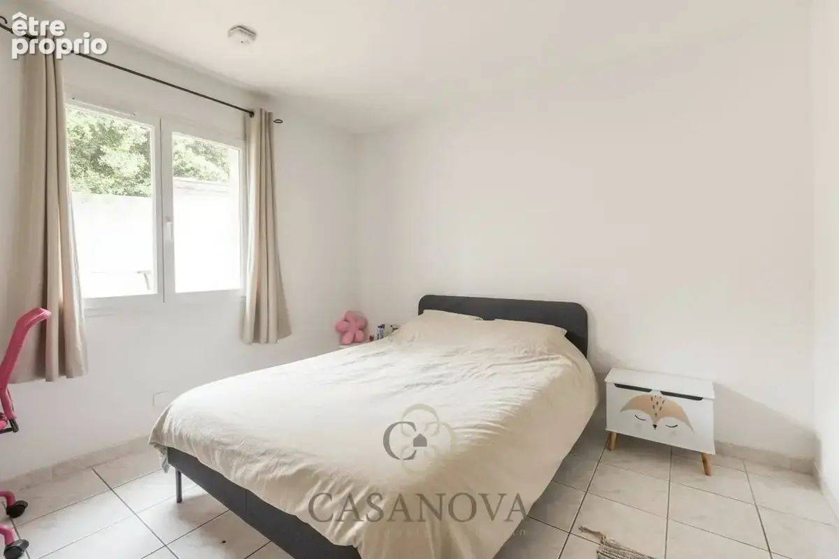 Maison familiale de plain pied avec piscine et jardin arboré à Restinclières - photo 11