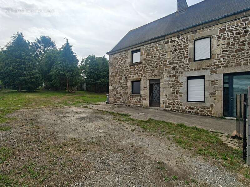 Maison à PLOUASNE