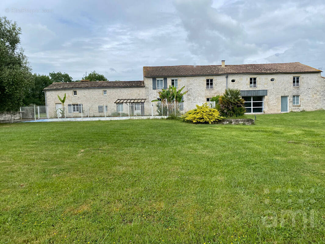 Maison à AIFFRES