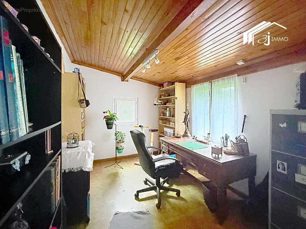 Maison à PINS-JUSTARET