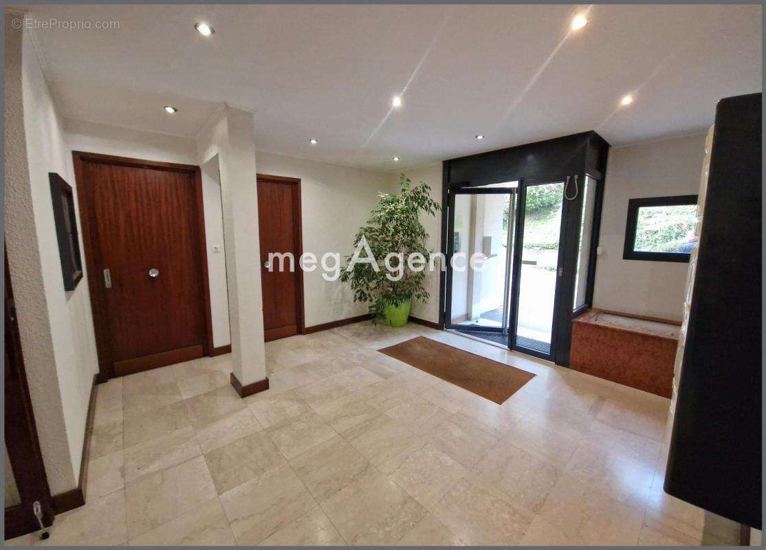 Appartement à TASSIN-LA-DEMI-LUNE